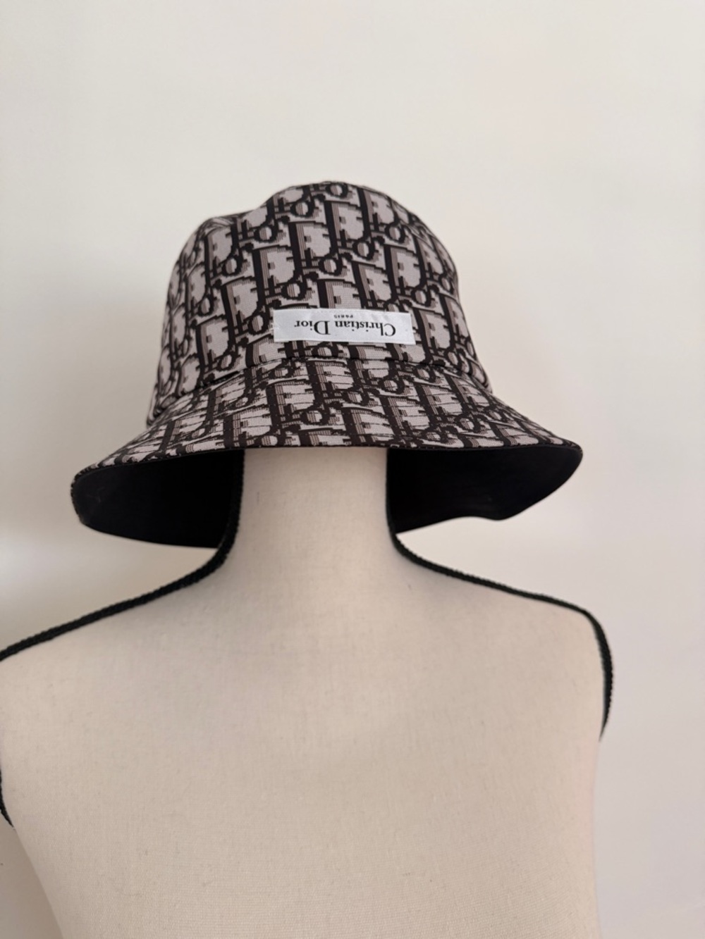 Christian Dior 100% authentic Dior Logo Reversible Oblique Monogram Bucket Hat - Picture 8 of 13